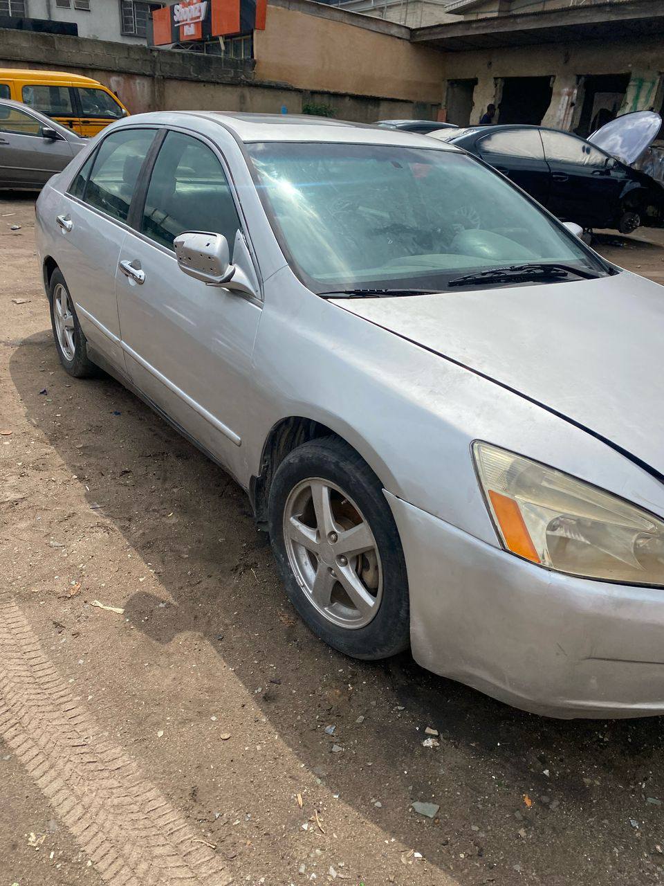 A picture of Honda Accord eod 2005