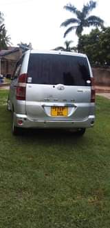 A picture of Toyota noah
