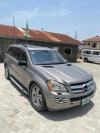 A picture of MERCEDES BENZ GL 450 2008