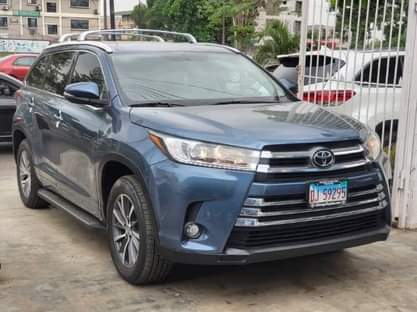 A picture of Toyota Highlander 2015