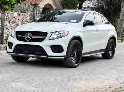 A picture of GLE450 Benz