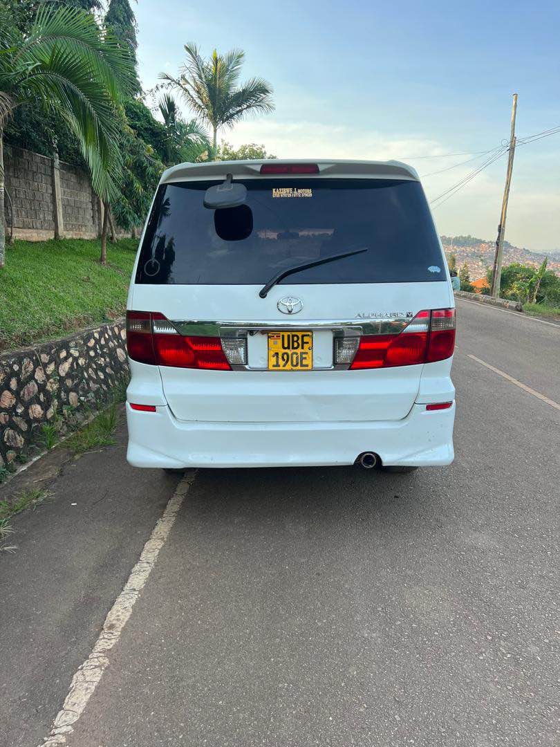 A picture of Alphard at 18m call 0703457898