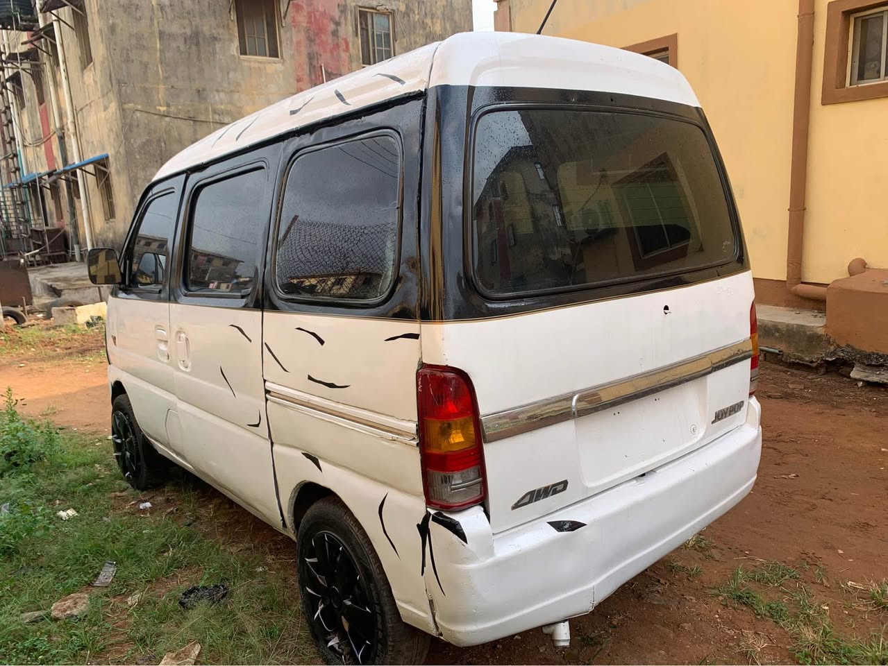 A picture of Neatly Used Suzuki Every Bus Automatic Engine Neat body and