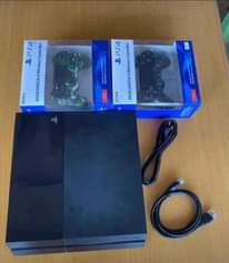 A picture of PS4 FULL SET SLIGHTLY USED