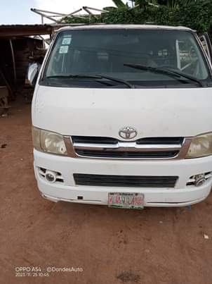 A picture of Toyota Hummer 3
