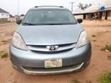 A picture of Toyota sienna 2008 model