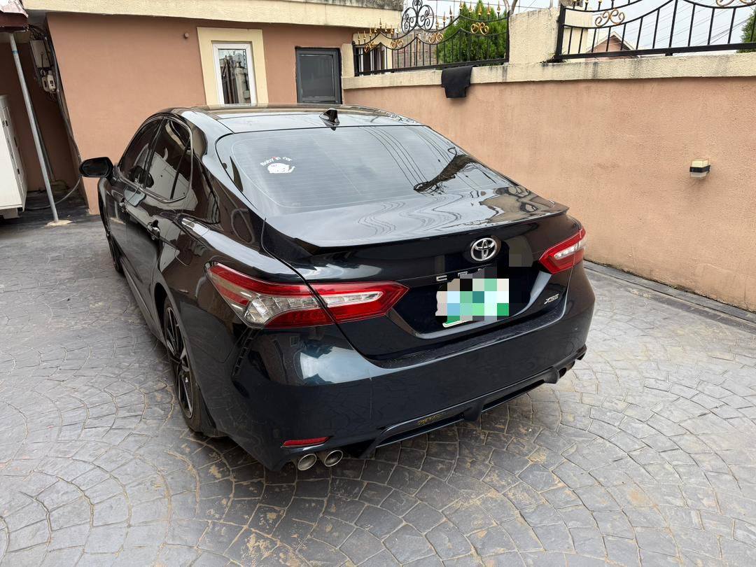 A picture of TOYOTA CAMRRY 2019