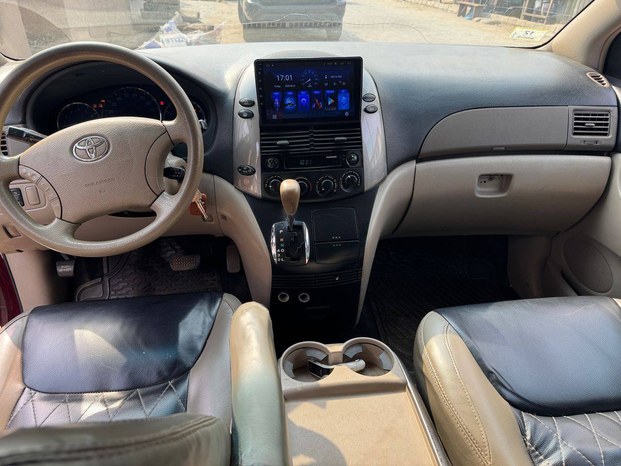 A picture of Toyota Sienna 2007