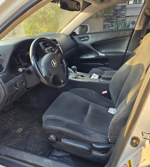 A picture of LEXUS IS250 2010 1st body