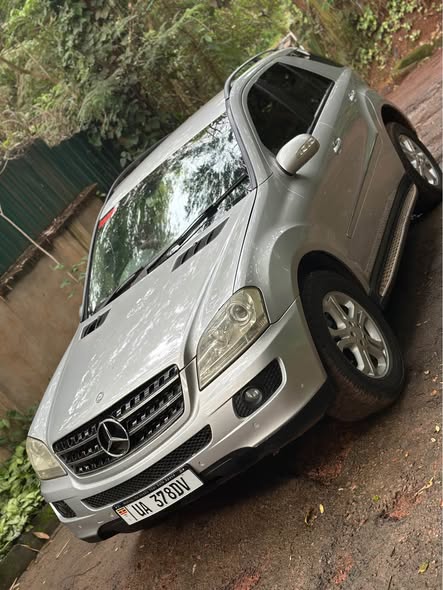 A picture of ML 350d Mercedes Benz