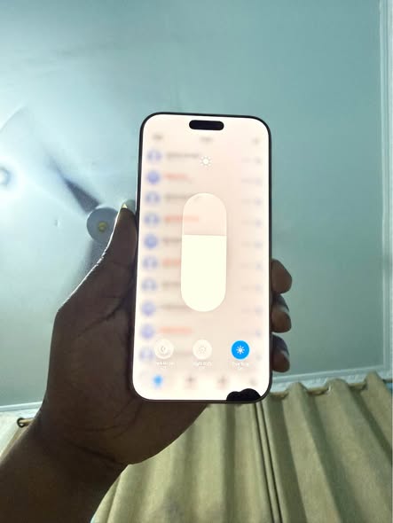A picture of Iphone16pro max256Gb Bh90