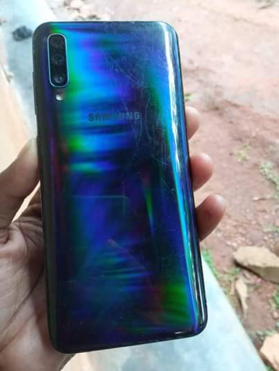 A picture of SAMSUNG GALAXY A50 128gb.4gbram slightly cracked left bottom corner on