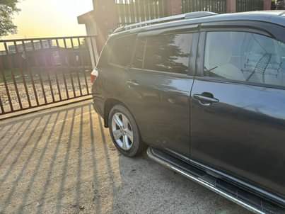 A picture of 08 Toyota highlander