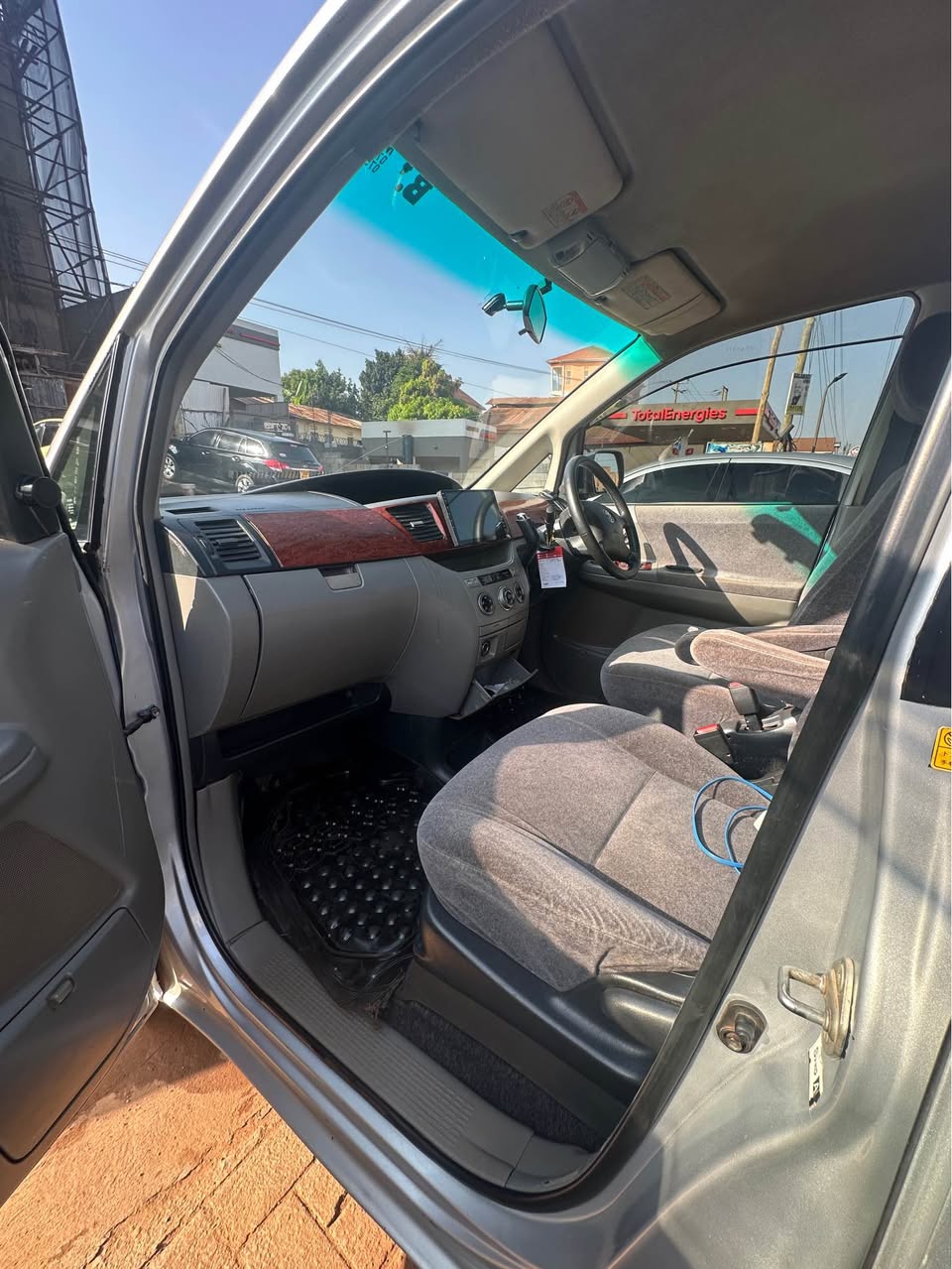 A picture of NOAH VOXY 2 0cc 18M 4WD SLIGHTLY NEGOTIABLE VERY GOOD