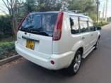 A picture of Nissan X Trail 2005 auto leather interior