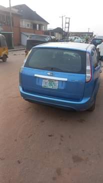 A picture of 2006 ford