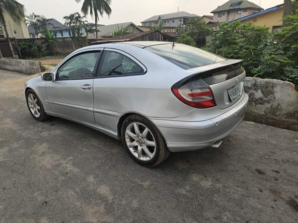 A picture of Awoof Awoof Mercedes Class C coup Engine excellent Gear Powerful
