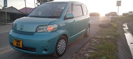 A picture of Toyota port mln 7 5 haina kipengere chcochote ipo kimara