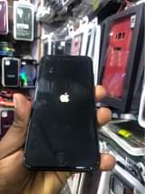 A picture of Iphone 8 64gb storage