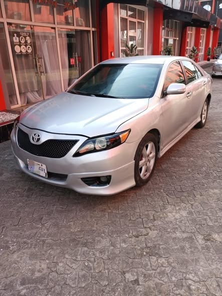 A picture of 4 9M Sharp 4plug camry Sport SE Engine and jarbox