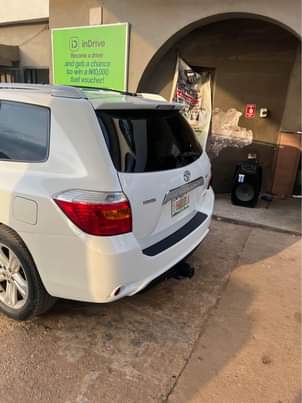 A picture of Toyota Highlander limited 2008