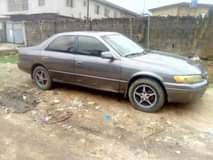 A picture of 2000 TOYOTA Camry