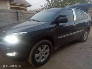 A picture of Belgium grade Lexus Rx 330 buy and drive silent engine
