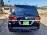 A picture of TOYOTA LAND CRUSER VX SAHARA YEAR 2018 ENGINE 1VD D4D