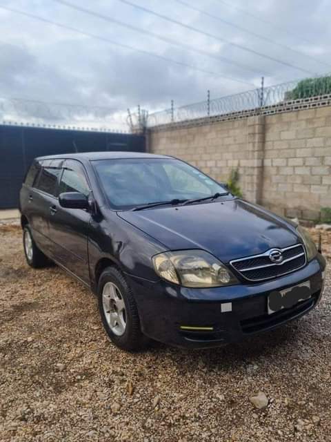 toyota fielder