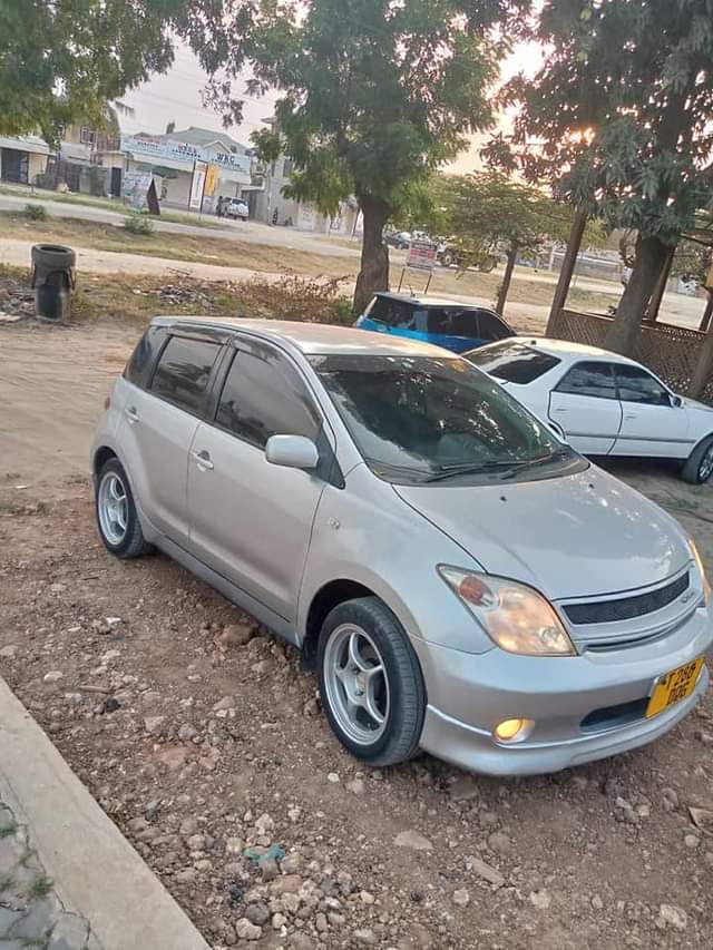 used toyota ist