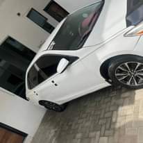 A picture of TOYOTA CAMRY 2015
