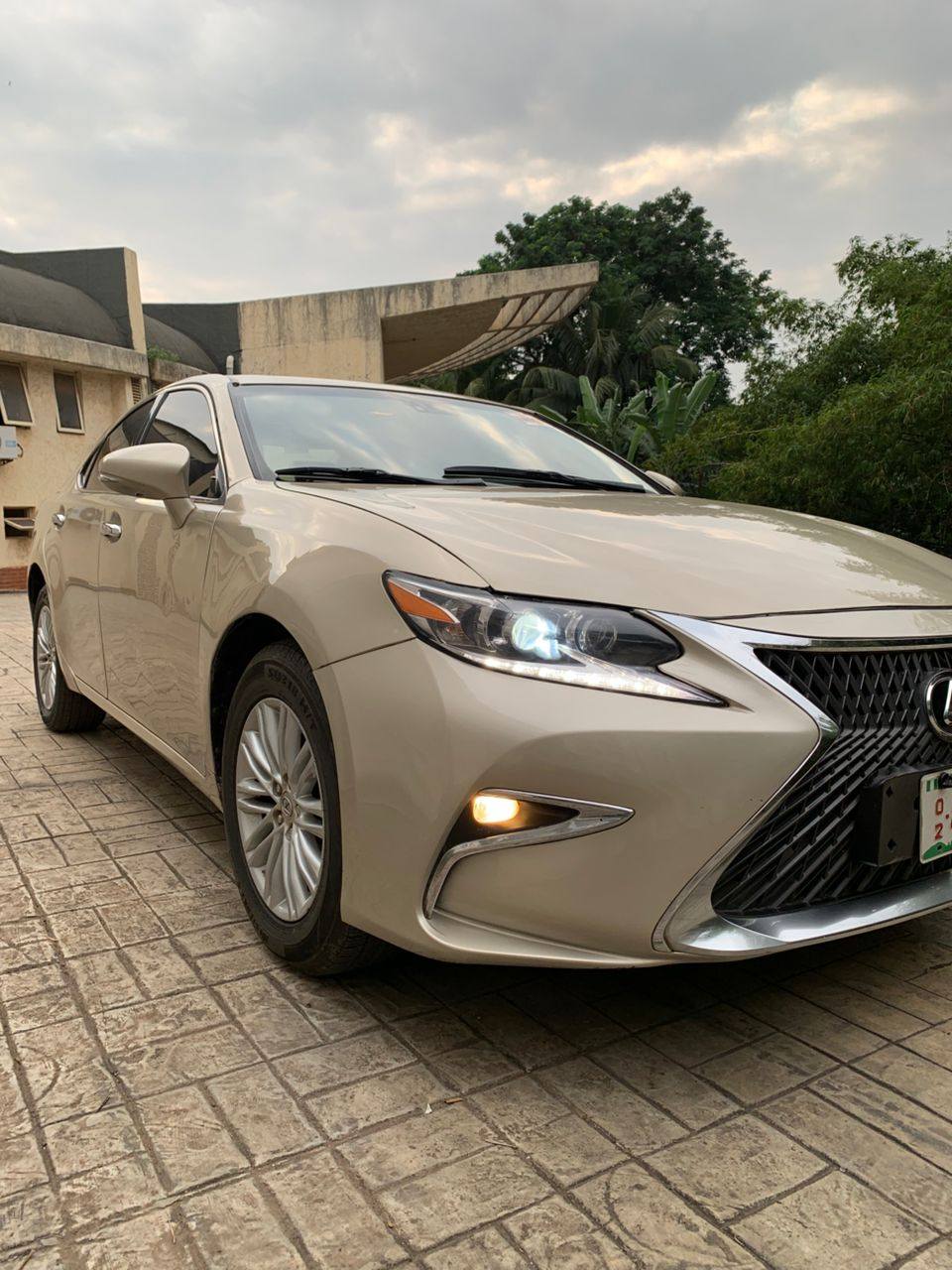A picture of Lexus Es350 2014 