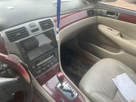 A picture of LEXUS ES330