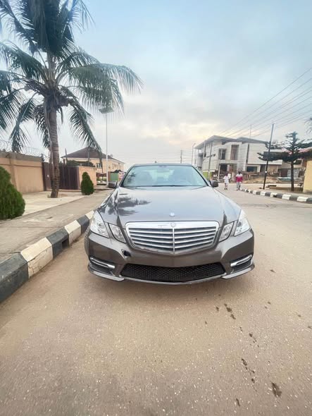 A picture of Registered E350 Benz 2011 08125647248