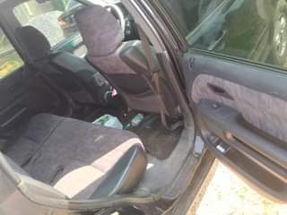 A picture of Honda CR V 2005 06