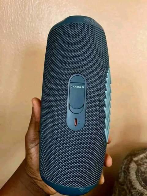 A picture of JBL CHARGE 5