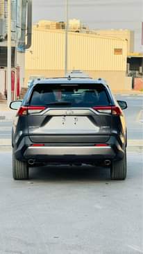 A picture of Toyota RAV4 Limited 2021