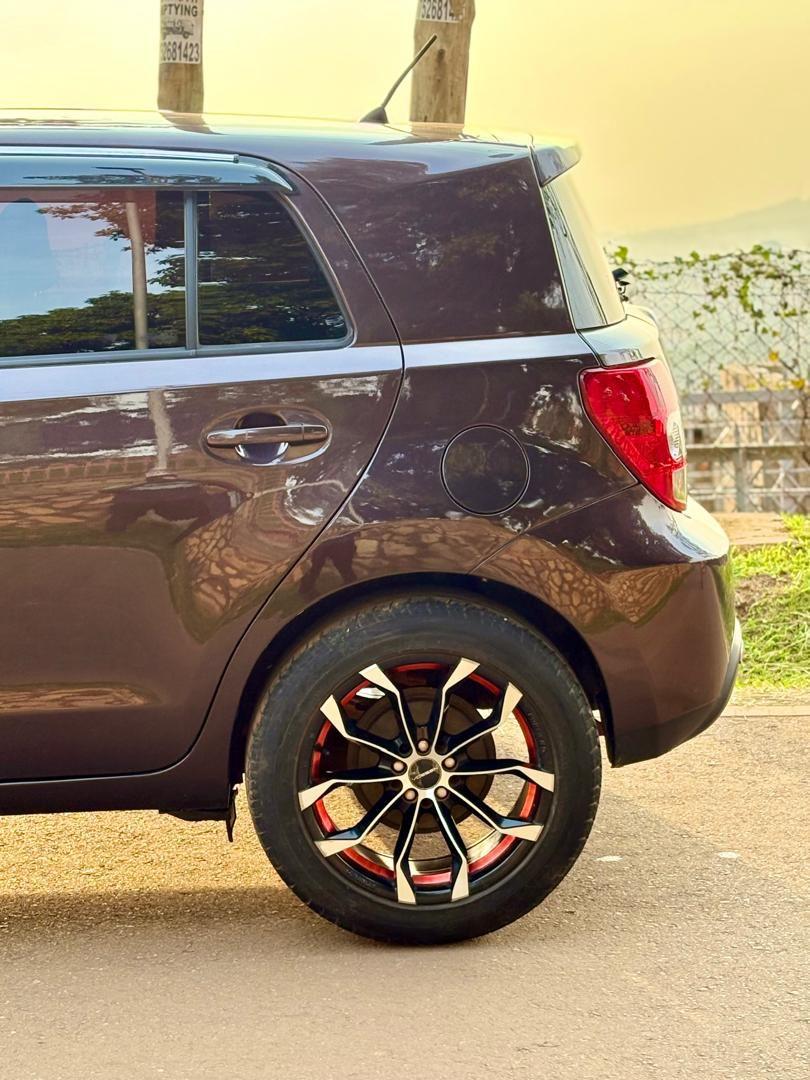 A picture of Toyota iST