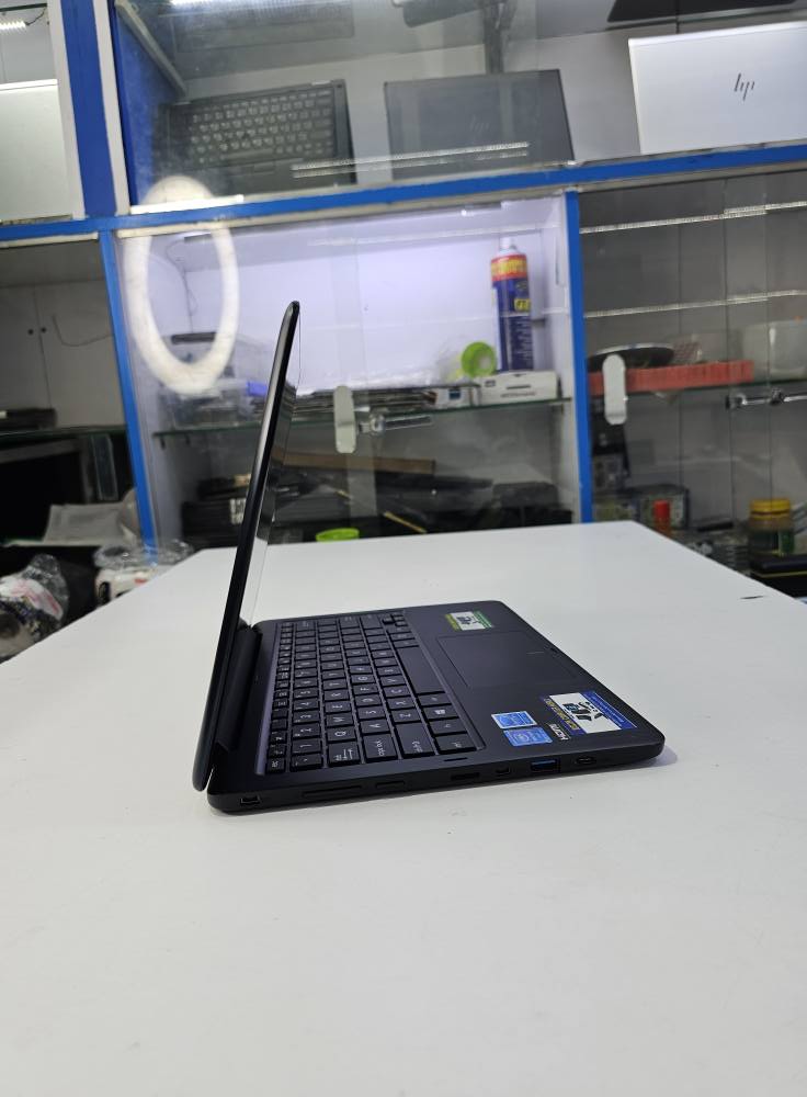 A picture of Asus laptop