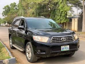 A picture of Direct Belgium Standard 2008 Toyota highlander Limited Car is kitted