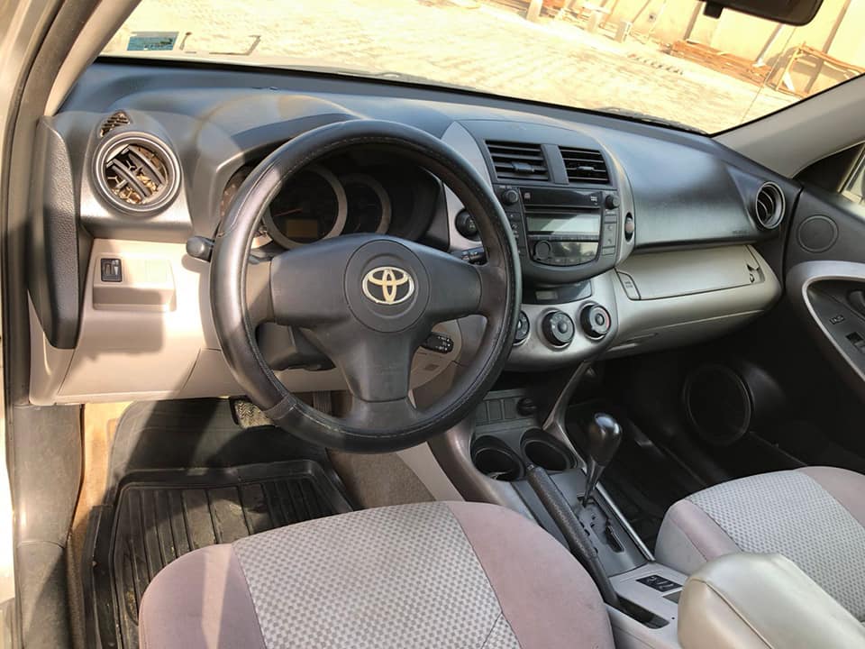 A picture of Toyota RAV4 2008 model