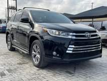 A picture of FOREIGN USED 2015 TOYOTA HIGHLANDER XLE