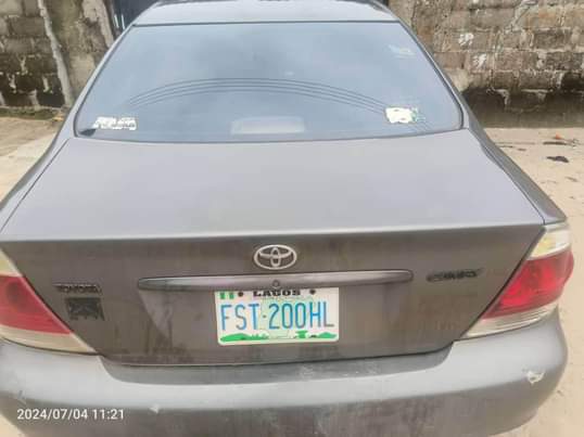 A picture of Toyota Camry V6 engine first body nothing to fix.