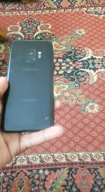A picture of Samsung s9