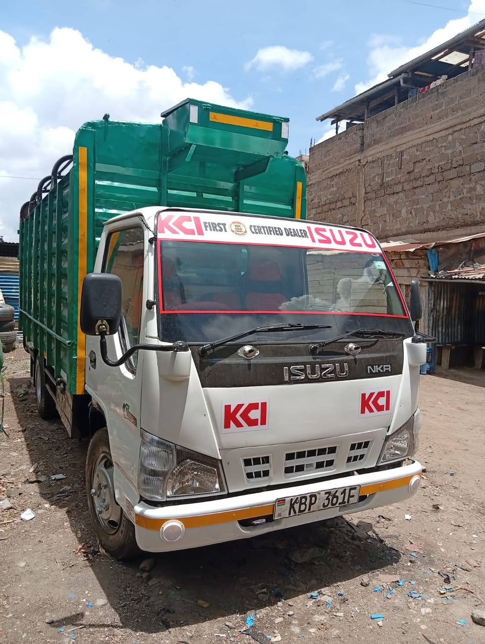 isuzu nkr