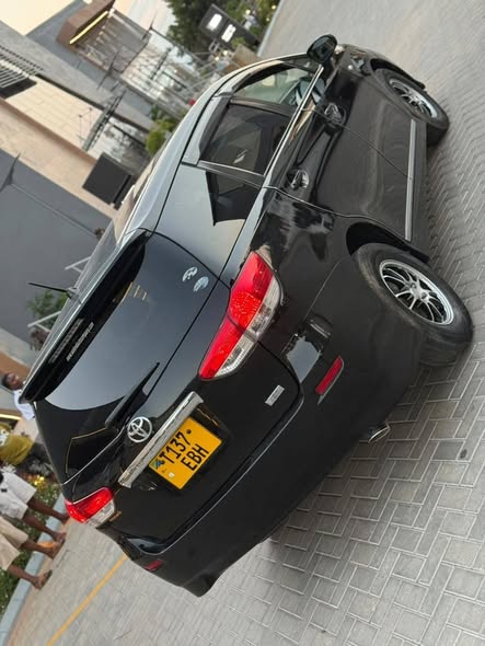 A picture of TOYOTA WISH NEW MODEL