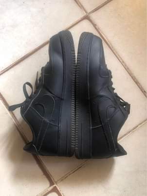 A picture of AIR FORCE 1 ZIMETUMIKA MWEZI TU ILA NI KAMA MPYA