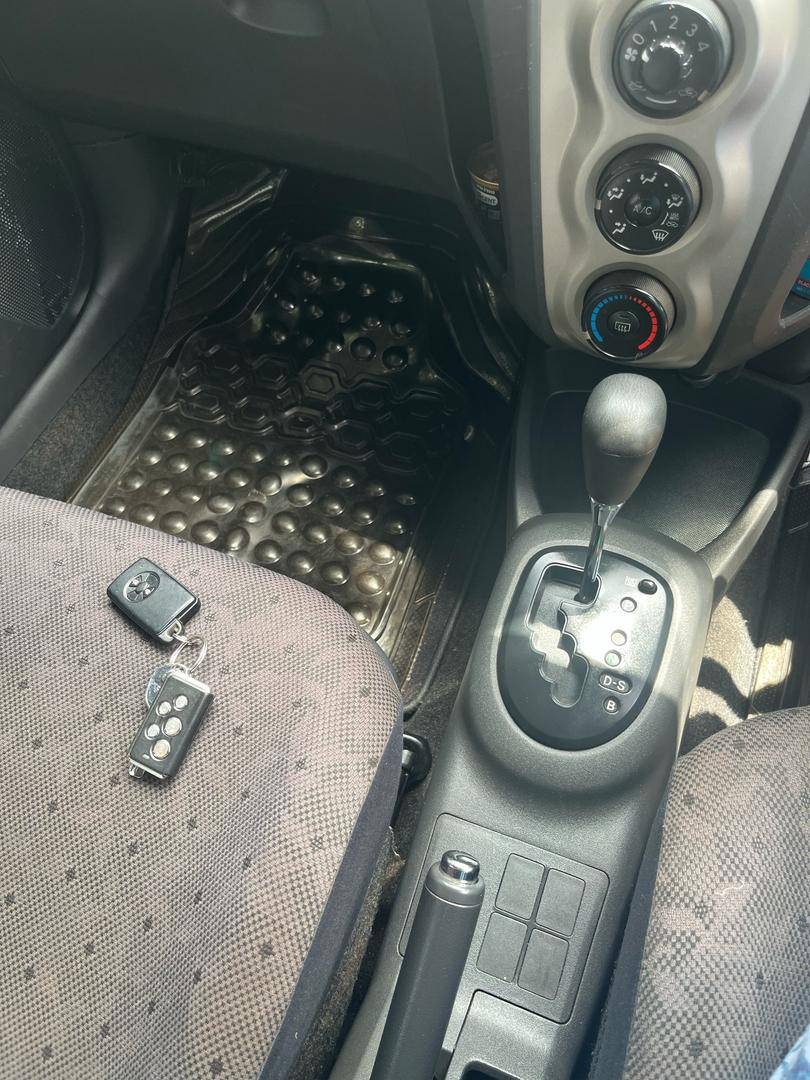 A picture of toyota vitz
