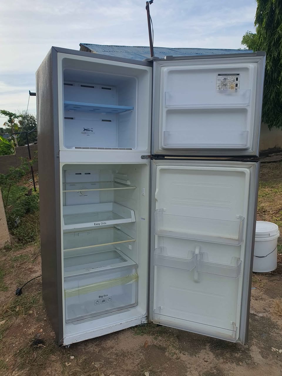 A picture of Friji kubwa Linafaa kwa biashara 430 000 0628206725