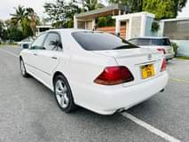A picture of TOYOTA CROWN ATHLETE Price 10 5 million Cc2490 Year 2006